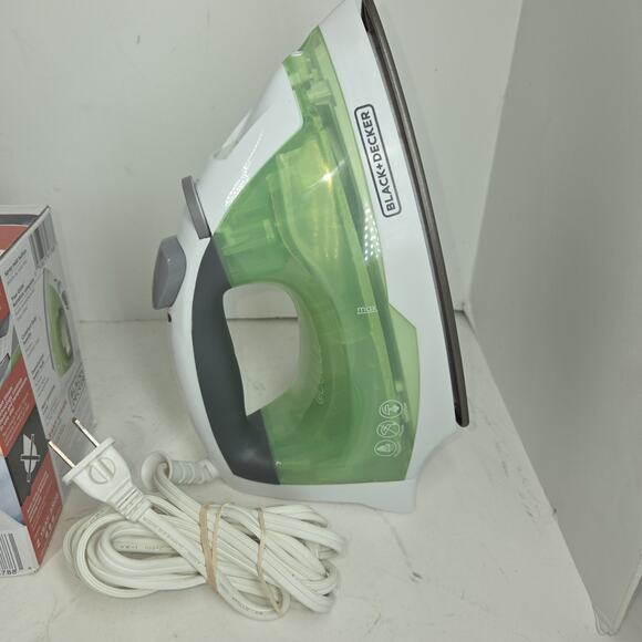 Black & Decker Iron IR02V 1200W Easy Steam Compact Green Ironing Steaming - Picture 6 of 8